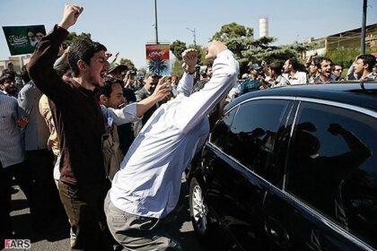 حمله به ماشین حسن روحانی