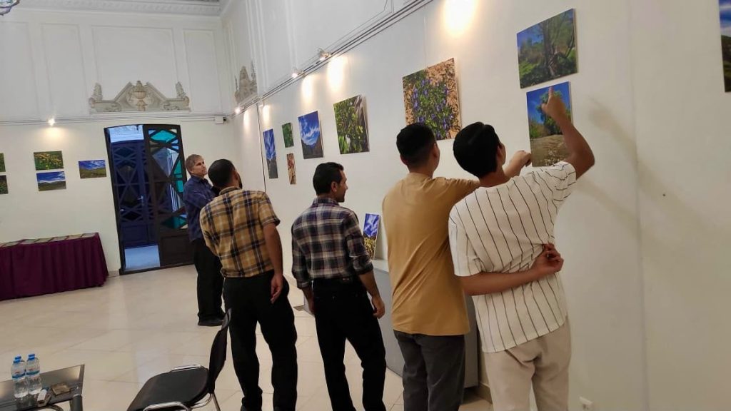 دکتر علیرضا امیدوند - نمایشگاه عکس «سیمای رویش» در فرهنگسرای ملل میزبان شماست دکتر علیرضا امیدوند - نمایشگاه عکس «سیمای رویش» در فرهنگسرای ملل میزبان شماست